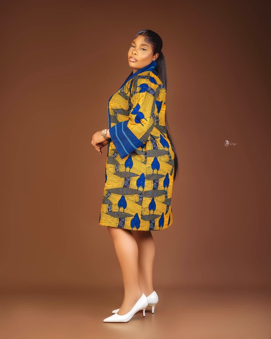 Grace Amarachi Ihesiulo in profile, studio portrait